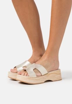 Pier One Leather - Sabots - Gold